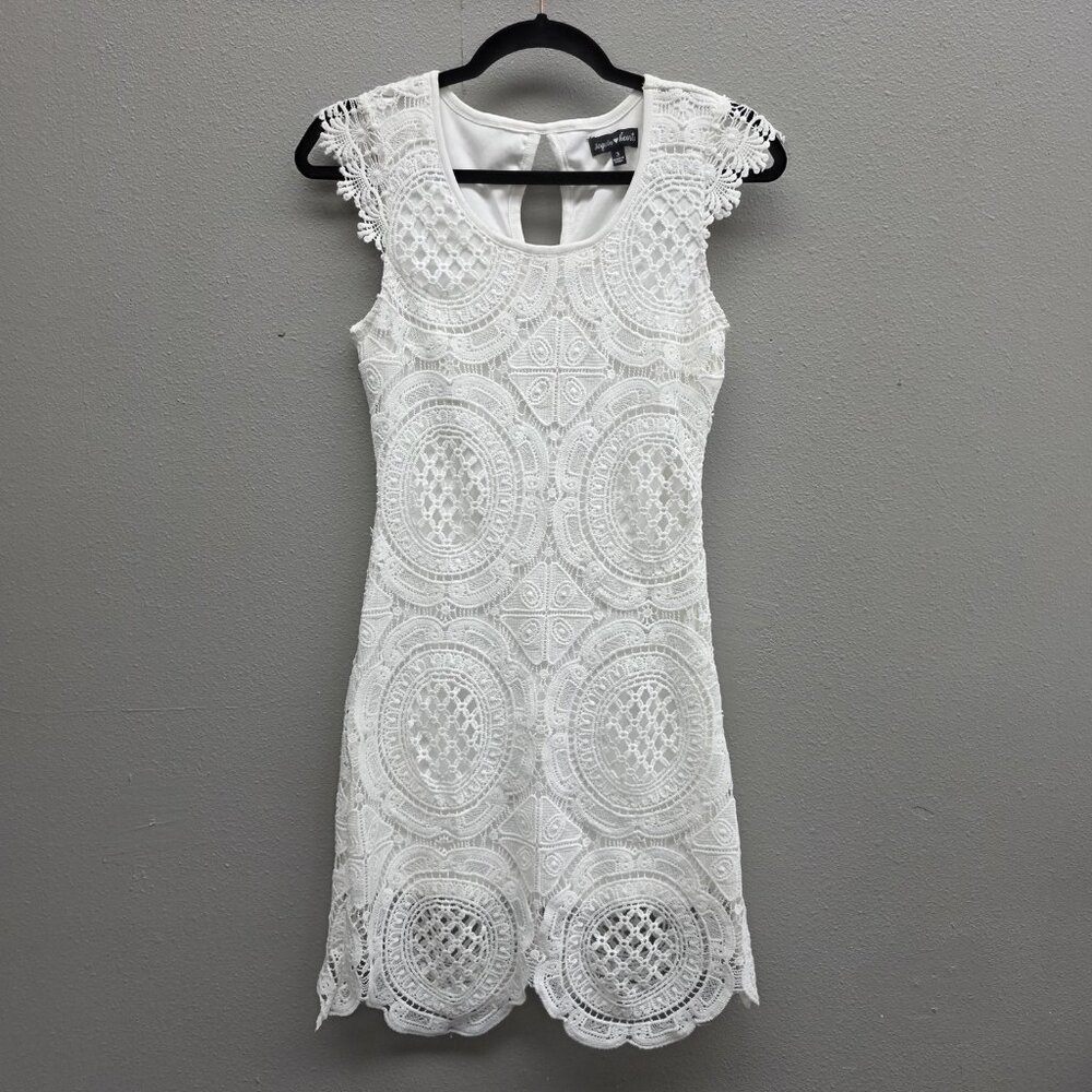 Sequin Hearts Dress Womens 3 White Lace Crochet Lined Keyhole Scallop Hem Mini - Picture 1 of 11